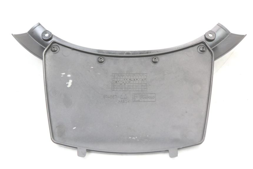 photo de UNIóN DE CARENADO TRASERO. PIAGGIO X10 125 (2012 - 2017) - Primer plano técnico