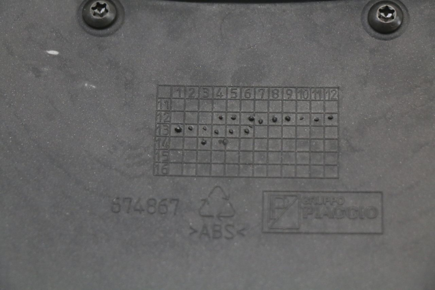 photo de UNIóN DE CARENADO TRASERO. PIAGGIO X10 125 (2012 - 2017) - Detalles de los puntos de fijación