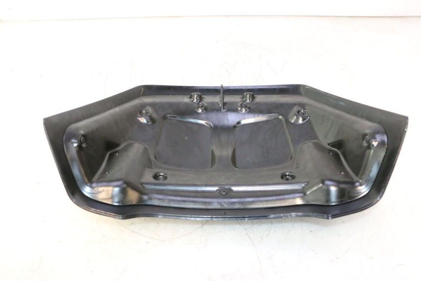 photo de CARENADO TRASERO CONEXION PIAGGIO X8 STREET 125 (2006 - 2007) - Detalles de los puntos de fijación