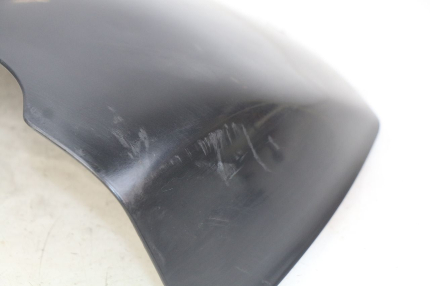 photo de UNIóN DE CARENADO TRASERO. PIAGGIO X8 125 (2004 - 2007) - Detalles de los puntos de fijación