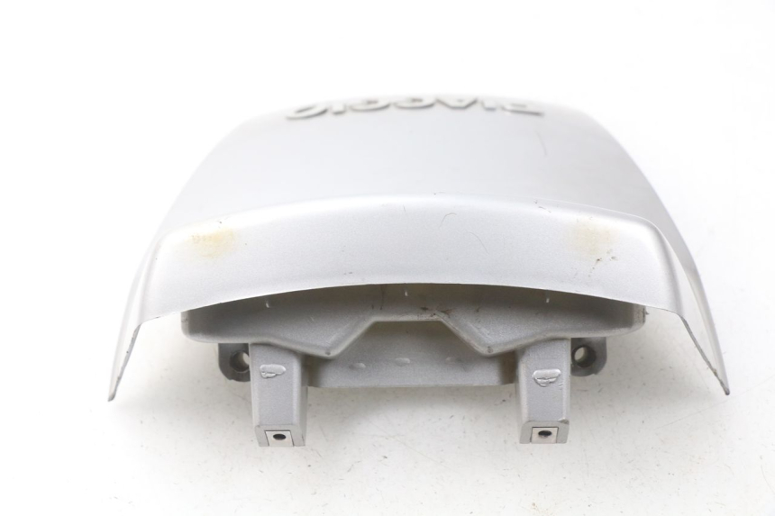 photo de JUNTA DE CARENAJE TRASERO PIAGGIO X9 125 (2000 - 2003) - Primer plano técnico