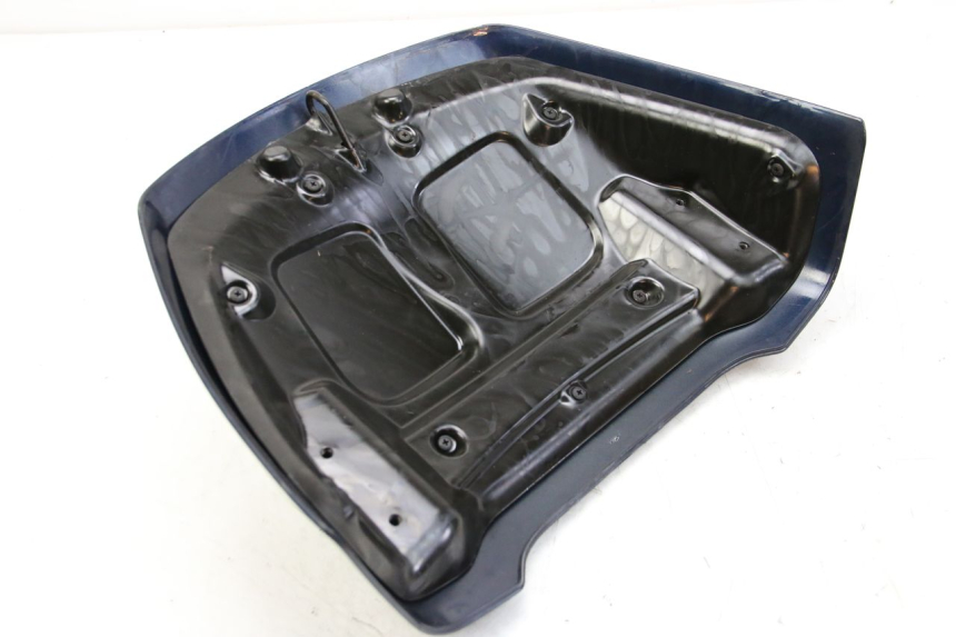 photo de UNIóN DE CARENADO TRASERO. PIAGGIO XEVO - X EVO 125 (2007 - 2017) - Primer plano técnico