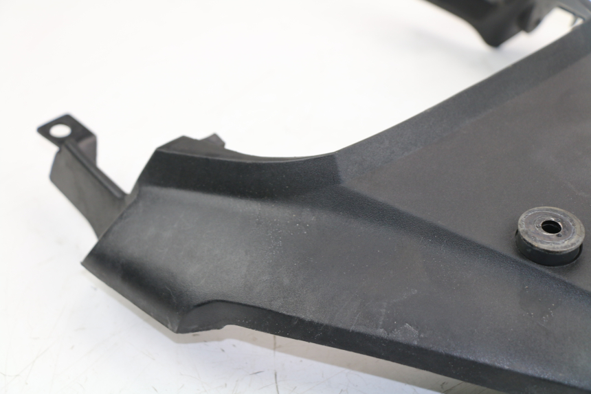 photo de CARENADO TRASERO CONEXION HONDA XLV VARADERO 125 (2000 - 2006) - Detalles de los puntos de fijación