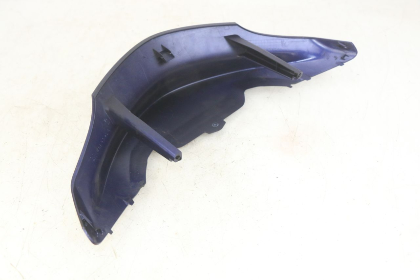 photo de UNIóN DE CARENADO TRASERO. YAMAHA YP MAJESTY 400 (2004 - 2008) - Primer plano técnico