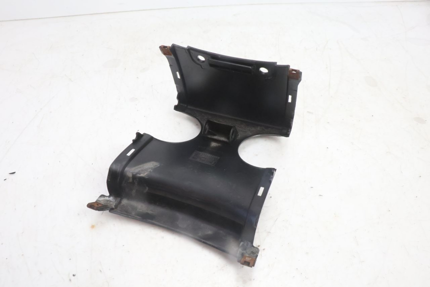 photo de UNIóN DE CARENADO TRASERO YAMAHA YP MAJESTY 125 (2007 - 2010) - Primer plano técnico