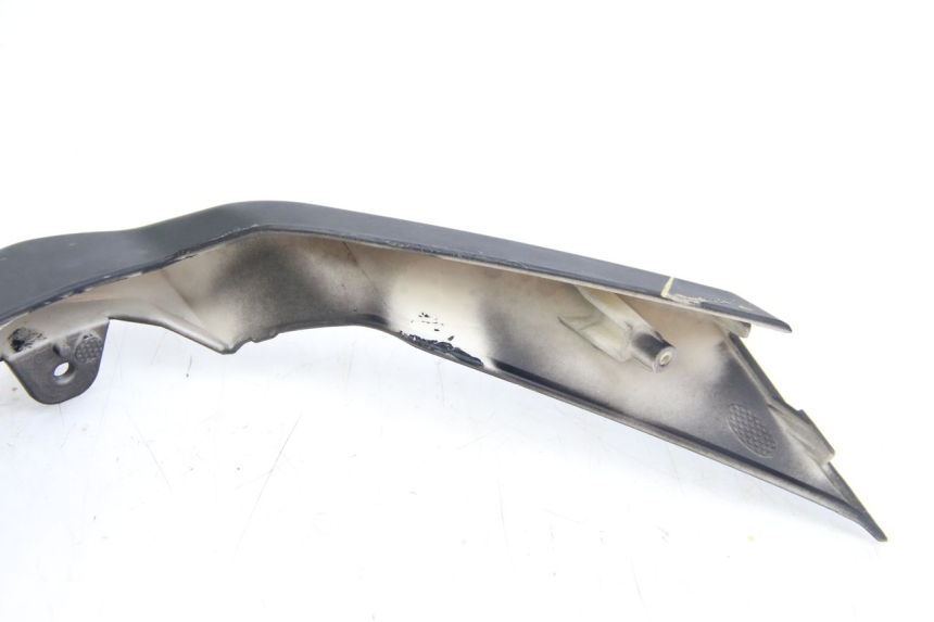 photo de JUNTA DE CARENAJE DELANTERO JM MOTORS EVOLIS 4T 50 (2018 - 2022) - Zoom sobre los componentes