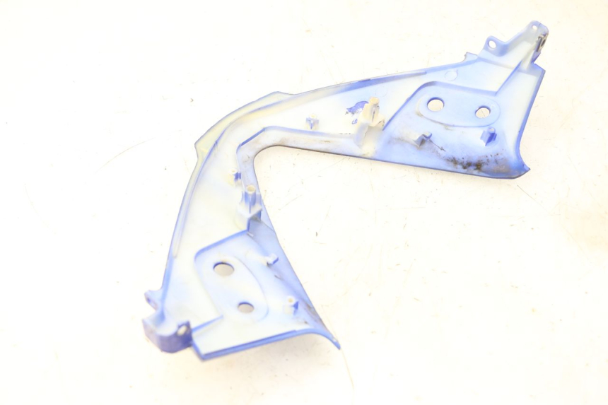 photo de CARENADO FRONTAL CONEXION STAHO FH 50 (2018 - 2019) - Detalles de los puntos de fijación