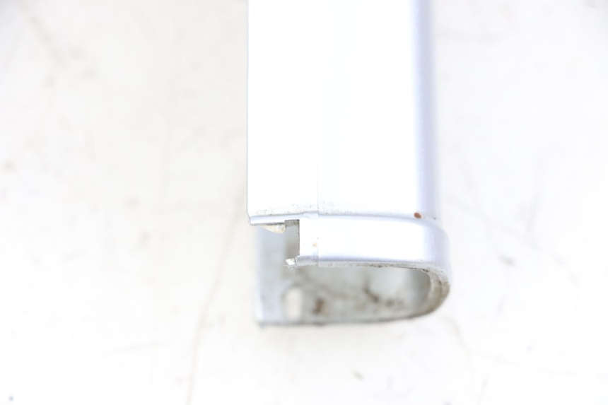 photo de JUNTA DE CARENAJE DELANTERO INF. PEUGEOT 103 VOGUE VS2 50 (2004 - 2017) - Zoom estado de uso