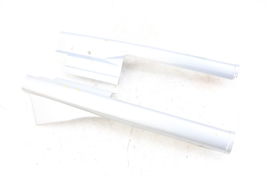 photo de JUNTA DE CARENAJE DELANTERO INF. PEUGEOT 103 VOGUE VS2 50 (2004 - 2017) - Recambio usado revisado