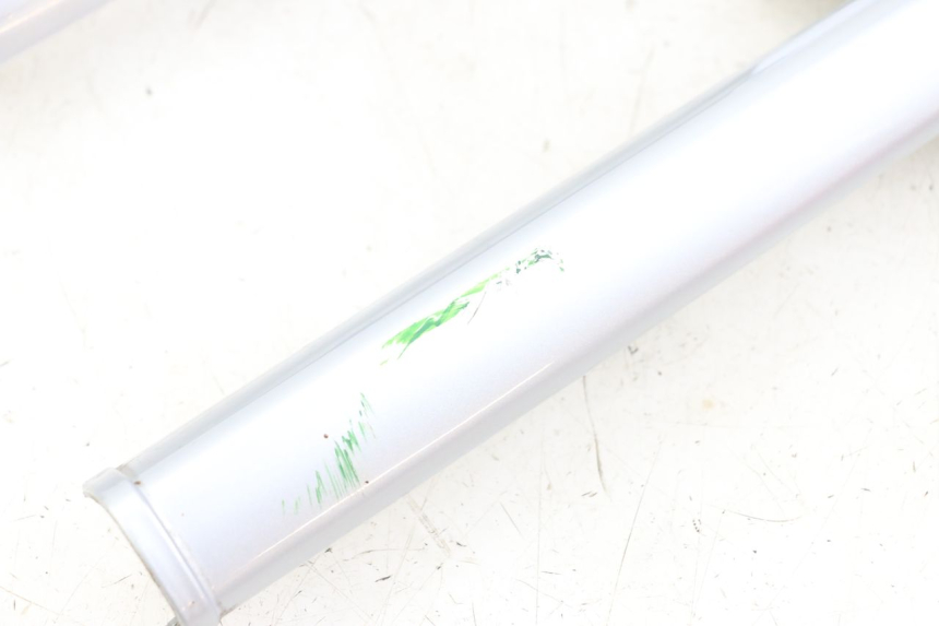 photo de JUNTA DE CARENAJE DELANTERO INF. PEUGEOT 103 VOGUE VS2 50 (2004 - 2017) - Marcados y referencias originales