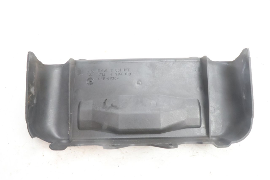 photo de JUNTA CARENAJE DELANTERO INF. BMW C1 125 (2000 - 2003) - Primer plano técnico