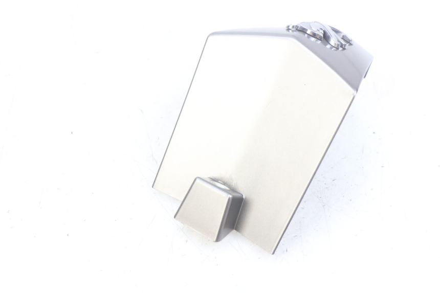 photo de JUNTA CARENAJE DELANTERO INF. PEUGEOT CITYSTAR AIR 125 (2014 - 2017) - Otra perspectiva