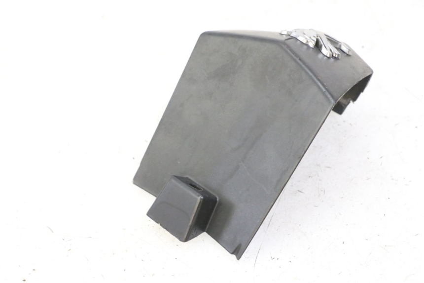 photo de JUNTA CARENAJE DELANTERO INF. PEUGEOT CITYSTAR 50 (2013 - 2017) - Primer plano técnico