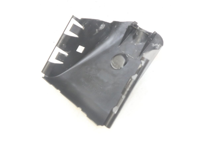 photo de JUNTA CARENAJE DELANTERO INF. PEUGEOT ELYSEO 125 (1999 - 2004) - Detalle de la pieza