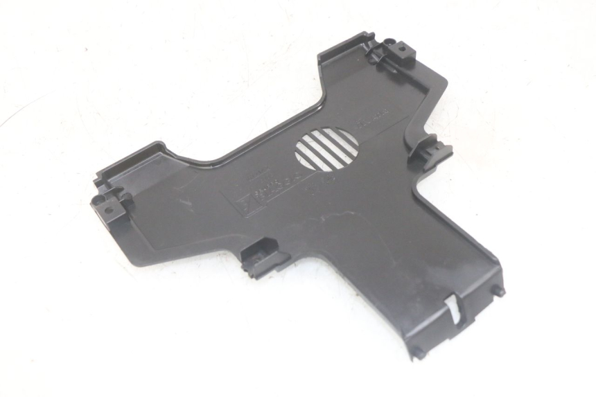 photo de CARENADO DELANTERO CONEXION PIAGGIO MP3 HPE 300 (2019 - 2026) - Detalle de la pieza