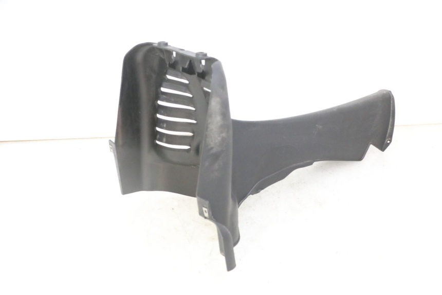 photo de CARENADO DELANTERO CONEXION PIAGGIO MP3 LT 300 (2010 - 2016) - Primer plano técnico