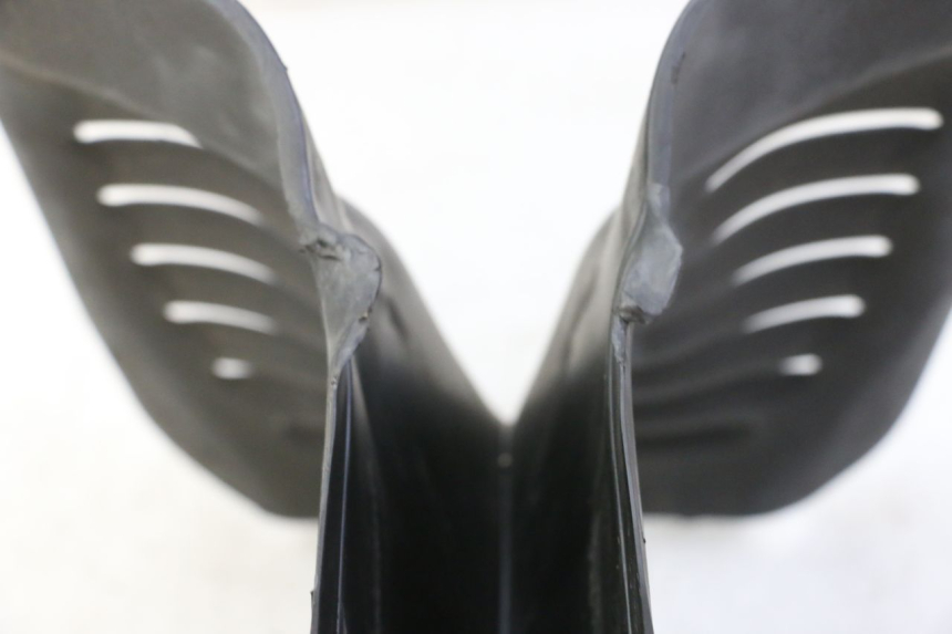 photo de CARENADO DELANTERO CONEXION PIAGGIO MP3 RL 250 (2006 - 2010) - Zoom estado de uso