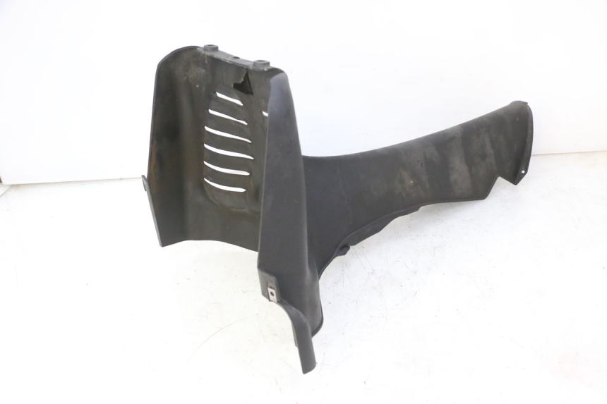 photo de CARENADO DELANTERO CONEXION PIAGGIO MP3 RL 250 (2006 - 2010) - Detalles de los puntos de fijación