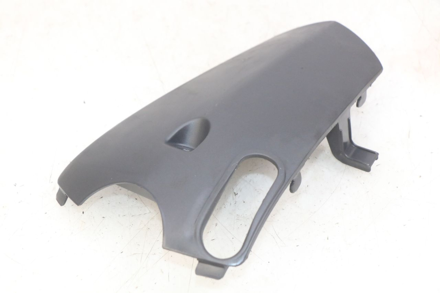 photo de JUNTA DE CARENAJE DELANTERO INF. HONDA SCV LEAD 100 (2003 - 2007) - Zoom estado de uso