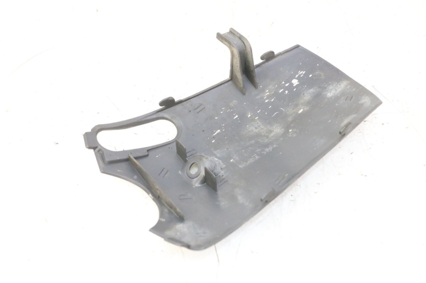 photo de JUNTA DE CARENAJE DELANTERO INF. HONDA SCV LEAD 100 (2003 - 2007) - Zoom estado de uso