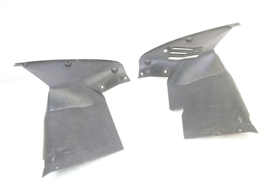 photo de CARENADO DELANTERO CONEXION HONDA ST PAN EUROPEAN 1300 (2002 - 2013) - Detalles de los puntos de fijación