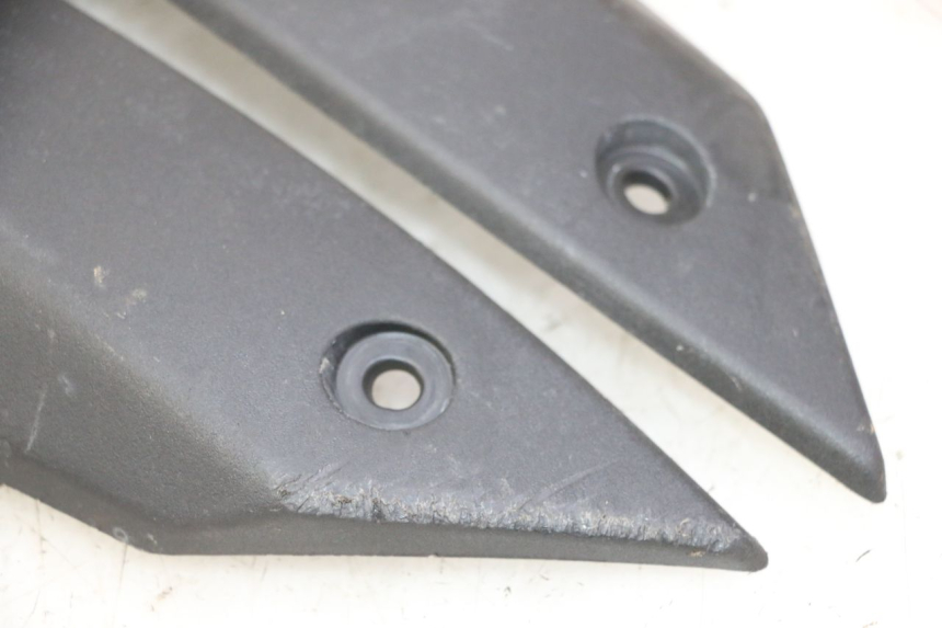 photo de CARENADO DELANTERO CONEXION PEUGEOT STREETZONE I NAKED 2T 50 (2018 - 2020) - Detalle de la pieza