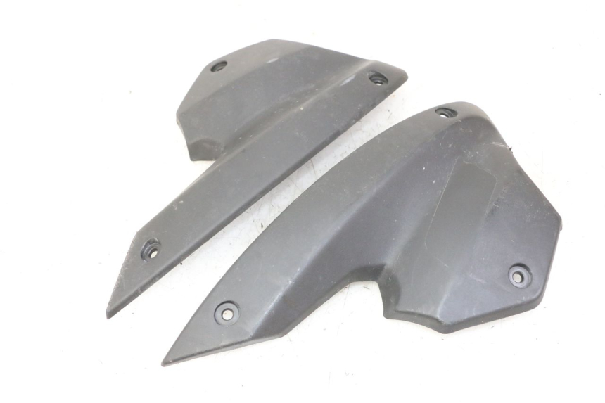 photo de CARENADO DELANTERO CONEXION PEUGEOT STREETZONE I NAKED 2T 50 (2018 - 2020) - Detalles de los puntos de fijación