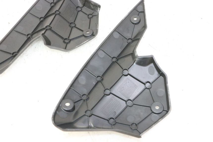 photo de CARENADO DELANTERO CONEXION PEUGEOT STREETZONE I NAKED 2T 50 (2018 - 2020) - Estado de la superficie y material