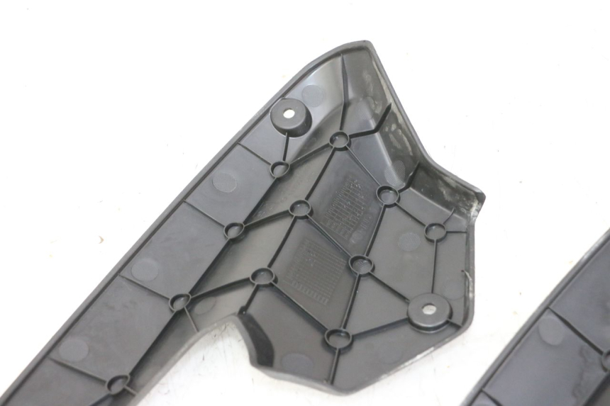 photo de CARENADO DELANTERO CONEXION PEUGEOT STREETZONE I NAKED 2T 50 (2018 - 2020) - Marcados y referencias originales