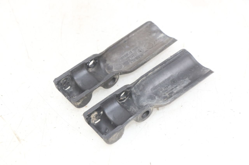 photo de JUNTA CARENAJE DELANTERO INF. PEUGEOT TREKKER 50 (1998 - 2004) - Detalle de la pieza