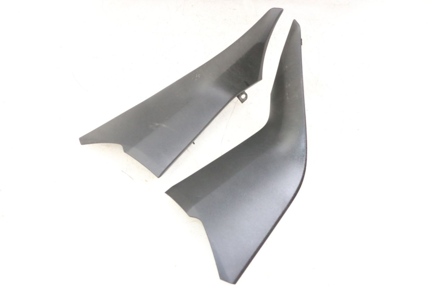 photo de JUNTA DE CARENAJE DELANTERO INF. YAMAHA XMAX X-MAX ABS 125 (2017 - 2020) - Zoom estado de uso