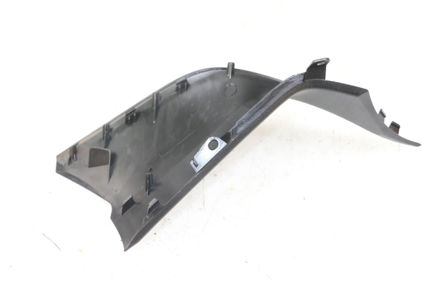 photo de JUNTA DE CARENAJE DELANTERO INF. YAMAHA XMAX X-MAX ABS 125 (2017 - 2020) - Otra perspectiva