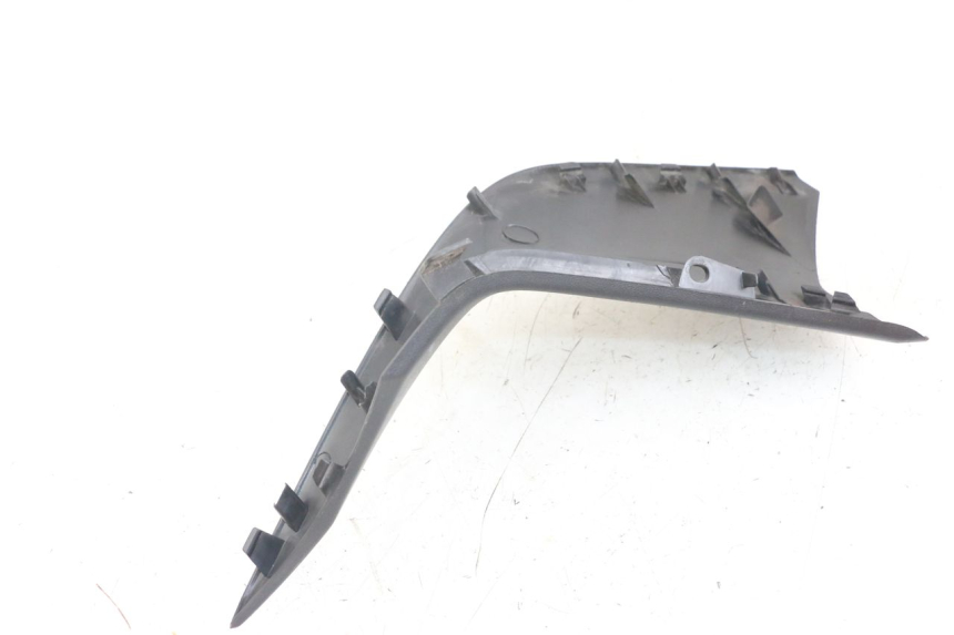 photo de JUNTA DE CARENAJE DELANTERO INF. YAMAHA XMAX X-MAX ABS 125 (2017 - 2020) - Detalles de los puntos de fijación