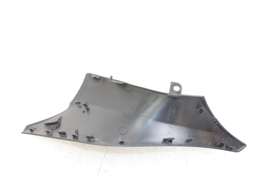 photo de JUNTA DE CARENAJE DELANTERO INF. YAMAHA XMAX X-MAX ABS 125 (2017 - 2020) - Estado de la superficie y material