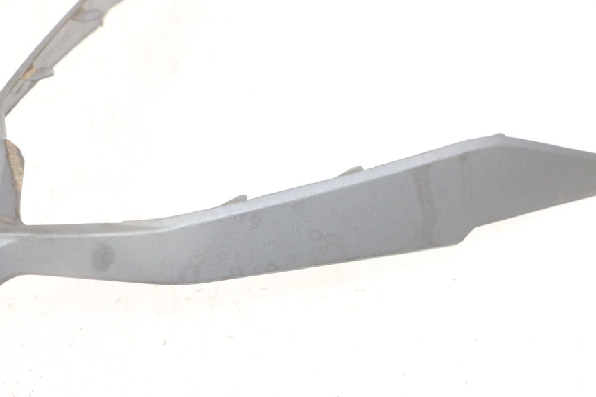 photo de UNIÓN DEL CARENADO FRONTAL SYM JET 14 4T 50 (2018 - 2022) - Detalle de la pieza