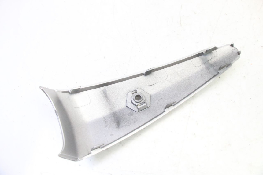 photo de CARENADO FRONTAL CONEXION PIAGGIO LIBERTY 4T 50 (2009 - 2015) - Detalles de los puntos de fijación