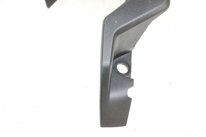 photo de CARENADO FRONTAL CONEXION YAMAHA MT-07 MT07 ABS 700 (2018 - 2020) - Detalles de los puntos de fijación