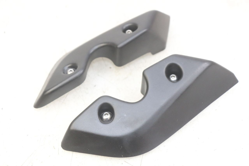 photo de JUNTA DE CARENAJE DELANTERO YAMAHA MT ABS 125 (2014 - 2018) - Zoom estado de uso