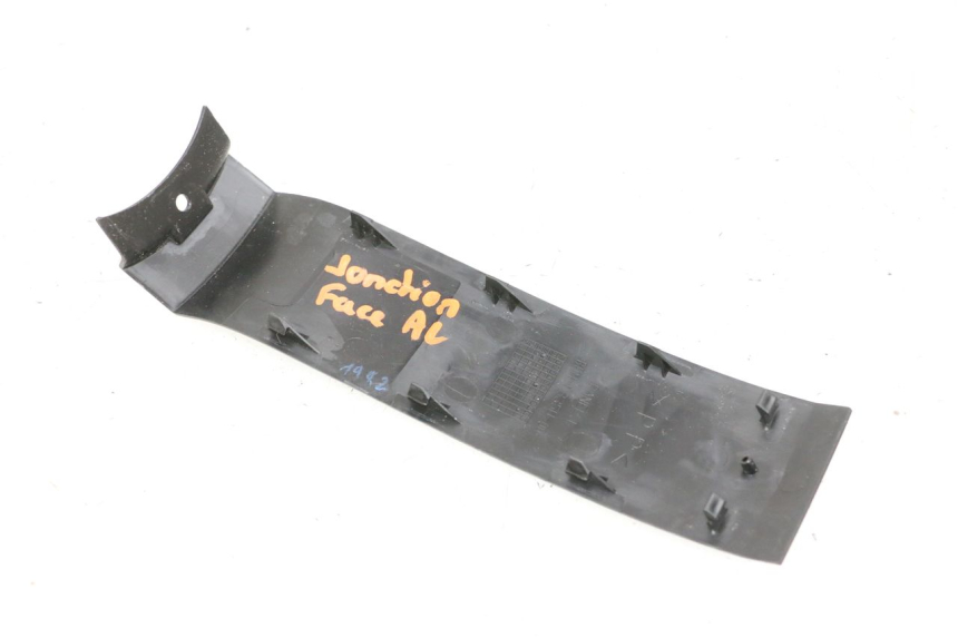 photo de CARENADO FRONTAL CONEXION YAMAHA NEO'S CORE 1 (2022 - 2026) - Detalle de la pieza