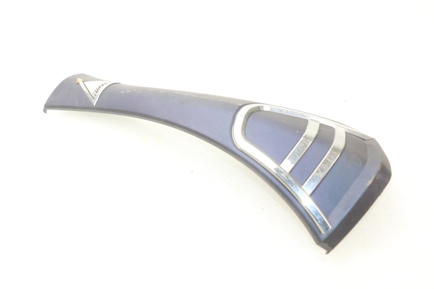 photo de CARENADO FRONTAL CONEXION TURBHO RP 50 (2018 - 2022) - Detalles de los puntos de fijación