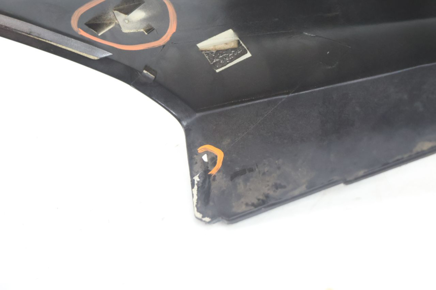 photo de CARENADO FRONTAL CONEXION PEUGEOT SATELIS 125 (2006 - 2009) - Primer plano de alta resolución