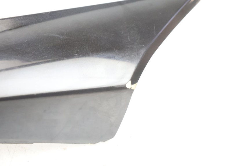 photo de CARENADO FRONTAL CONEXION PEUGEOT SATELIS 125 (2006 - 2009) - Detalles de los puntos de fijación