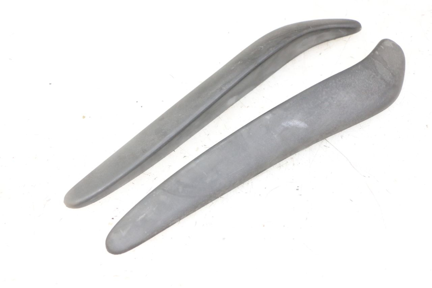 photo de CARENADO FRONTAL CONEXION APRILIA SCARABEO GT TOURING 125 (1999 - 2005) - Primer plano técnico