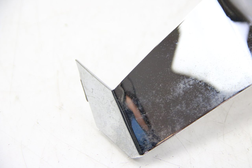 photo de JUNTA CARENAJE DELANTERO SUP. PEUGEOT E-VIVACITY 1 (2012 - 2018) - Primer plano técnico