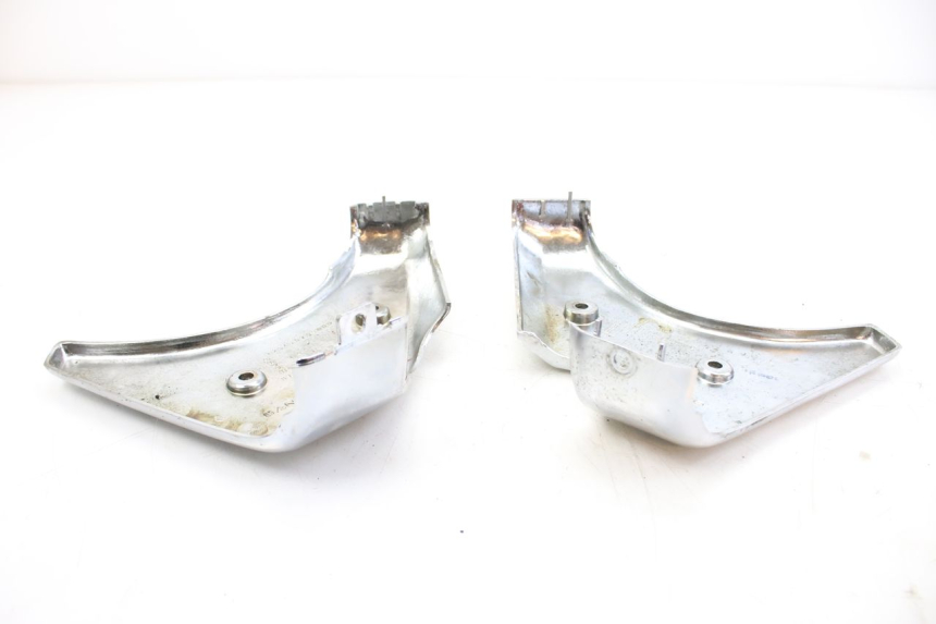 photo de JUNTA CARENAJE DELANTERO SUP. SYM HUSKY 125 (1999 - 2005) - Primer plano técnico