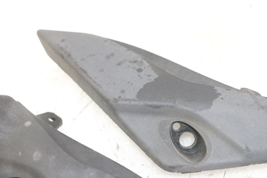 photo de CARENADO DELANTERO CONEXION PIAGGIO IE MP3 YOURBAN 300 (2011 - 2016) - Detalles de los puntos de fijación