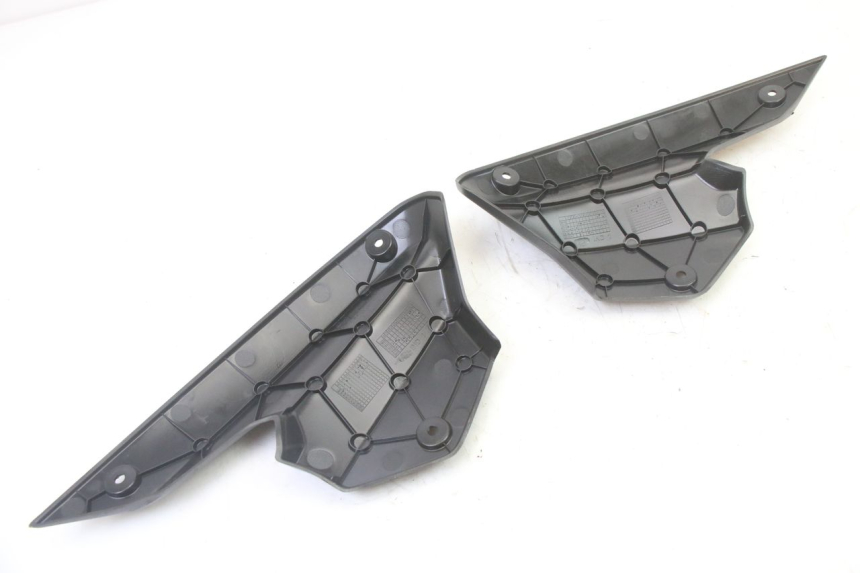 photo de CARENADO DELANTERO CONEXION PEUGEOT KISBEE 4T 50 (2018 - 2022) - Primer plano técnico