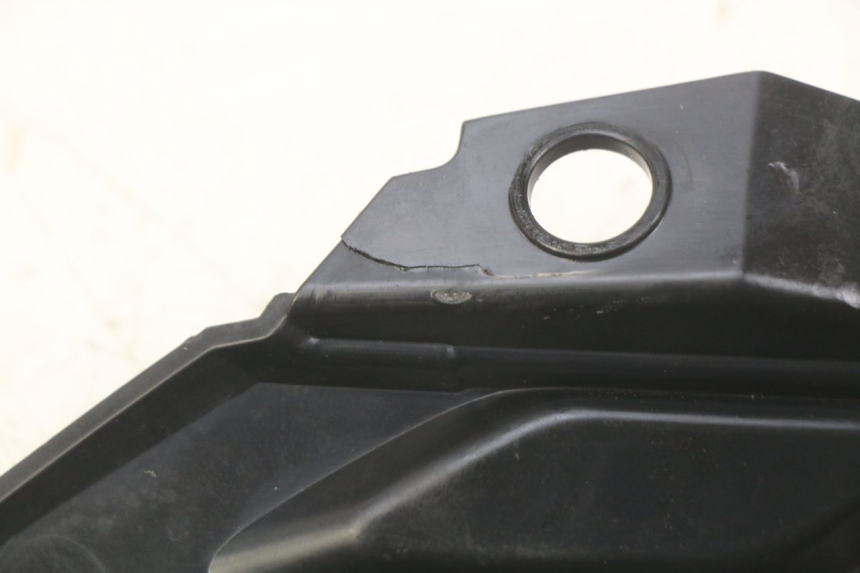 photo de JUNTA CARENAJE DELANTERO SUP. YAMAHA MT-07 MT07 700 (2018 - 2020) - Otra perspectiva