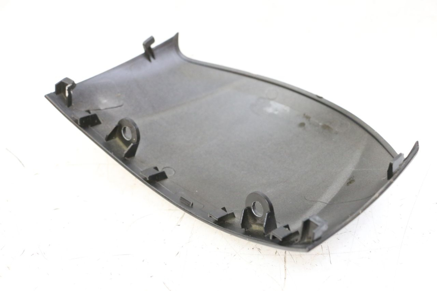 photo de CARENADO DELANTERO CONEXION PEUGEOT TWEET 4T 50 (2014 - 2019) - Detalle de la pieza