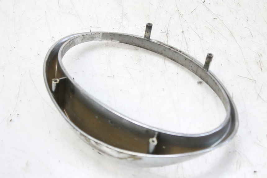 photo de JUNTA CARENAJE DELANTERO SUP. APRILIA SCARABEO 100 (2003 - 2012) - Detalle de la pieza